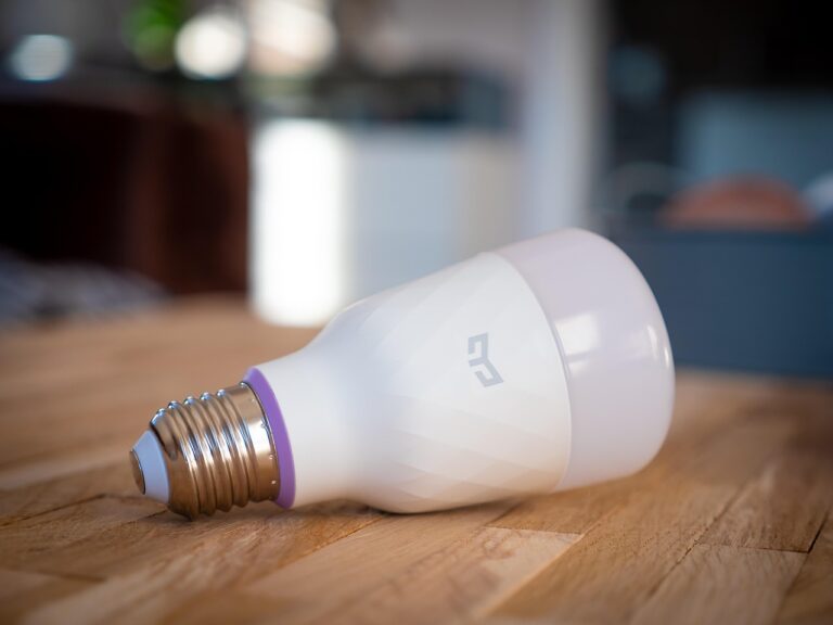 Smart-Home für Senioren: Sicherheit und Komfort ohne Technikfrust Smart-Home für Senioren: Sicherheit und Komfort ohne Technikfrust