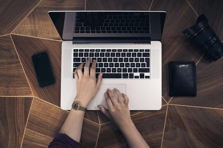 Daten sicher löschen und Gerät verkaufen: PC und Smartphone ohne Datenleck zurücksetzen Daten sicher löschen und Gerät verkaufen: PC und Smartphone ohne Datenleck zurücksetzen
