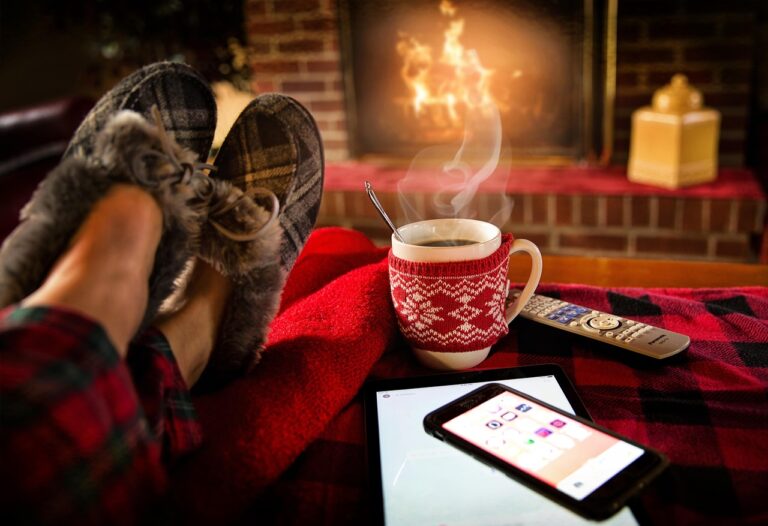 Digital Detox: So entlastet eine Bildschirmpause Kopf und Schlaf Digital Detox: So entlastet eine Bildschirmpause Kopf und Schlaf