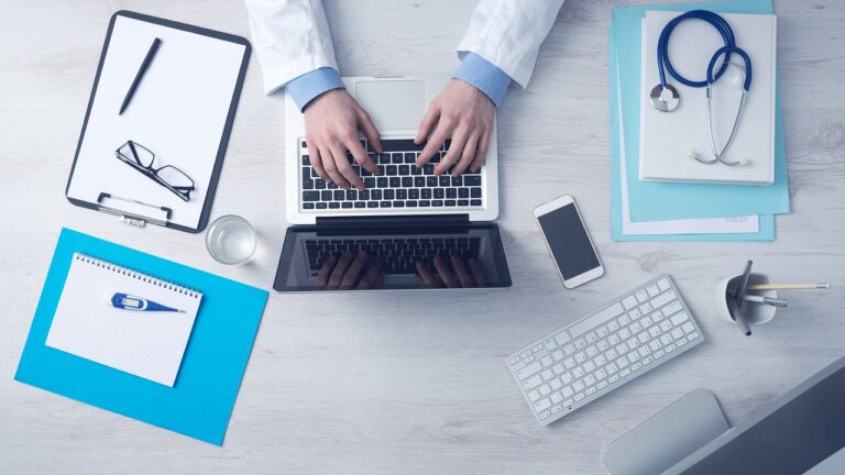 KI-Symptomchecker richtig nutzen: Orientierung statt Eigendiagnose