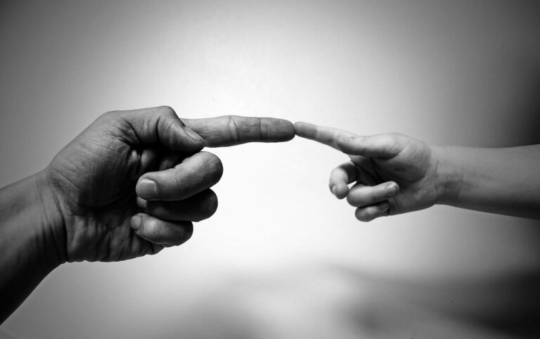 Einsamkeit und soziale Isolation: Ein realistischer Handlungsplan für Betroffene und Angehörige Einsamkeit und soziale Isolation: Ein realistischer Handlungsplan für Betroffene und Angehörige
