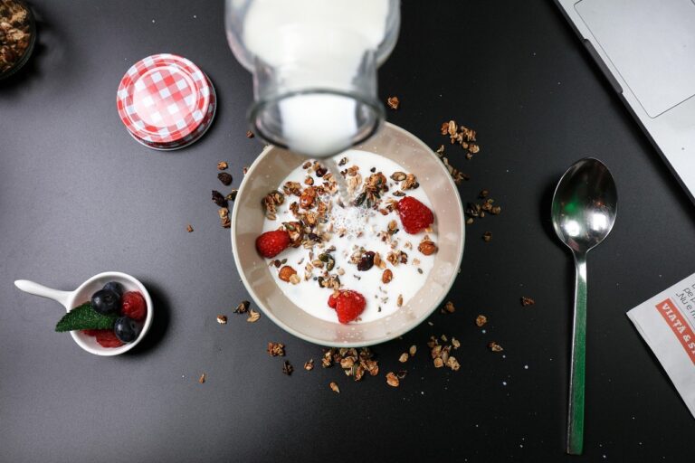 Laktoseintoleranz im Alltag: Verträgliche Mengen finden statt Milchprodukte pauschal streichen