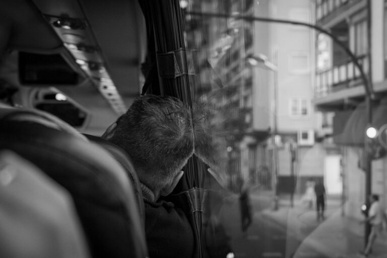 Fernbus fällt aus: Welche Rechte bei Abfahrt, Umleitung und Übernachtung gelten