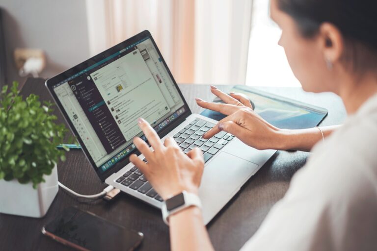 Der vermeintliche Homeoffice-Job als Geldwäschefalle: Warum Finanztransfers für Fremde strafbar werden können