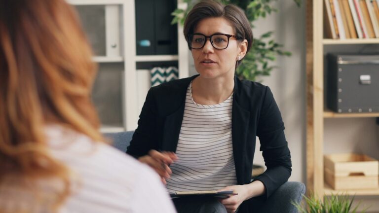 Depression ernst nehmen: Symptome besprechen, passende Behandlung finden und Krisen sicher überbrücken